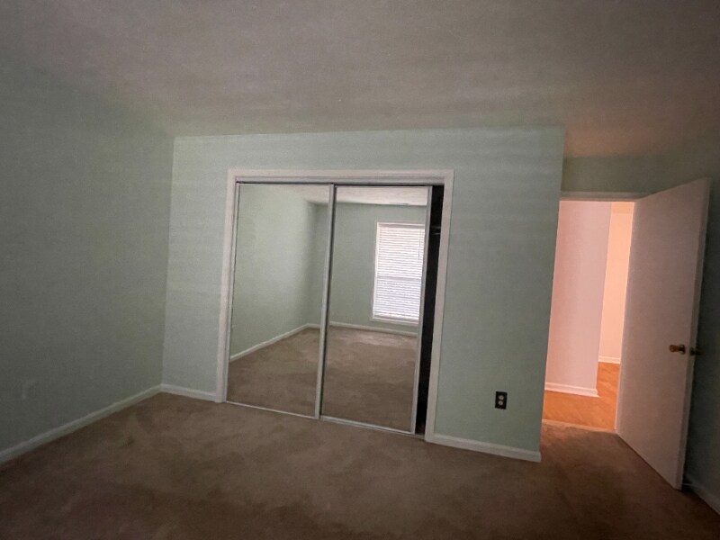 Building Photo - 10142 Oakton Terrace Rd
