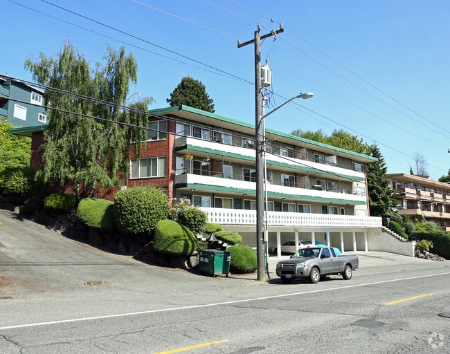 Building Photo - 2501 Thorndyke Ave W