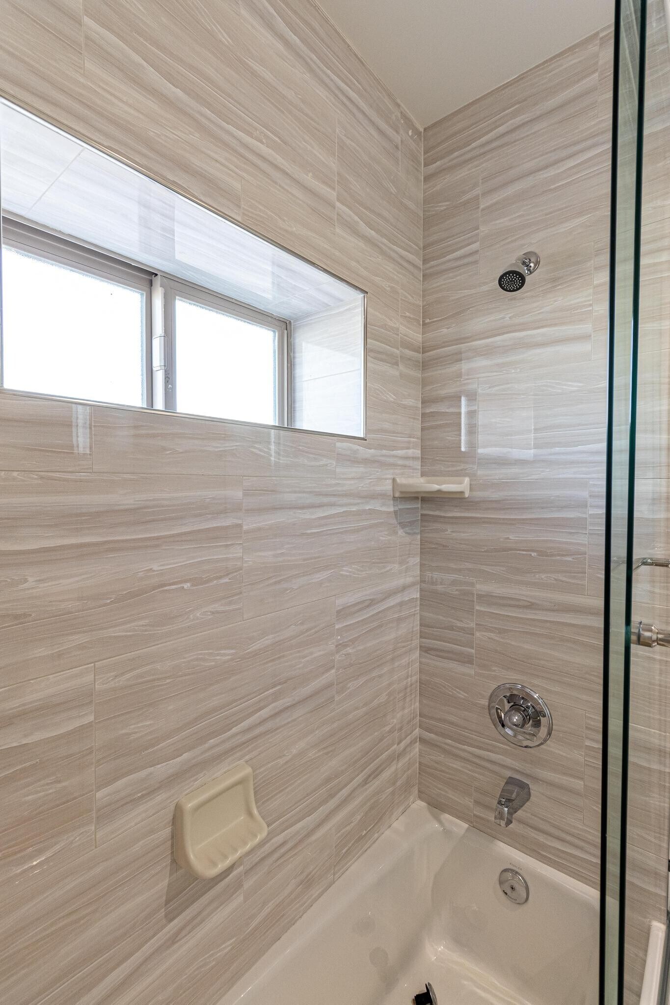 Building Photo - 3672 W Imperial Hwy