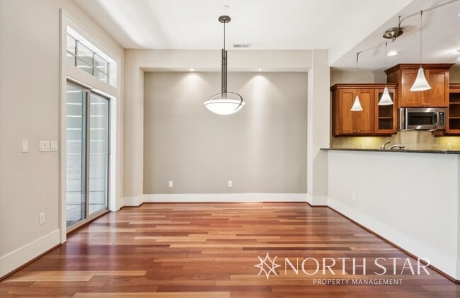 Building Photo - Stunning Renaissance at Peterkort Woods To...