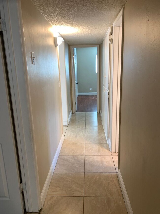 Building Photo - Super Cute 3 Bedroom Home For Rent in Oildale - $1695 Rent Available mid June