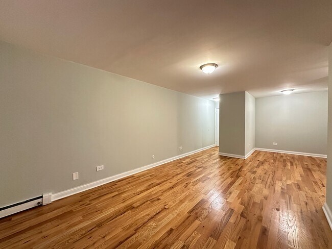 Building Photo - 696 Elm Pl