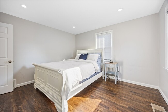 Building Photo - 28 Brookdale Ave