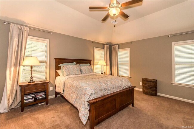 Building Photo - 9625 Gunnison Dr