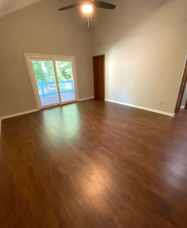 Building Photo - 3101 E Stoll Rd