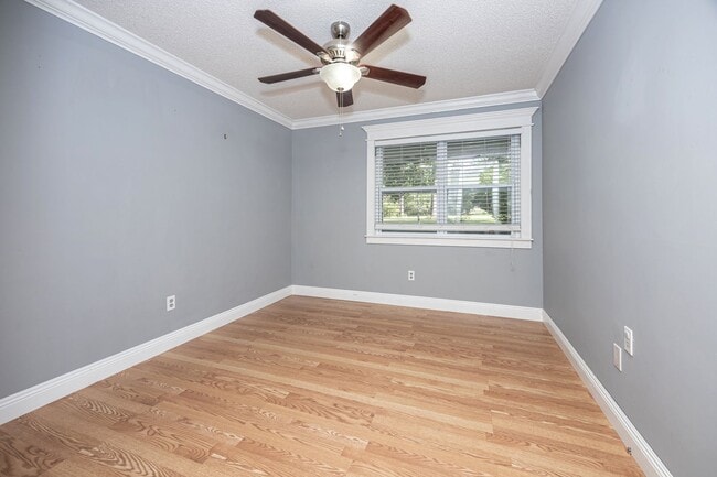 Building Photo - Peaceful Country Living on 2.4 Acres in Saucier