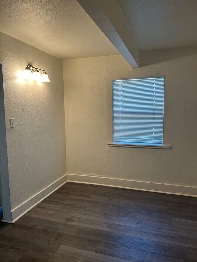 Building Photo - 2540/44/48 CROSBY WAY