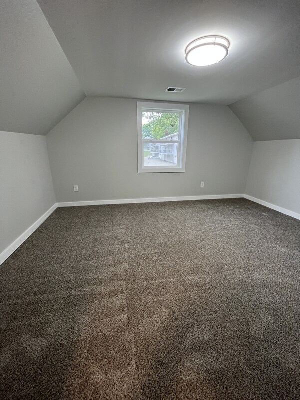 Building Photo - 806 S Clay St