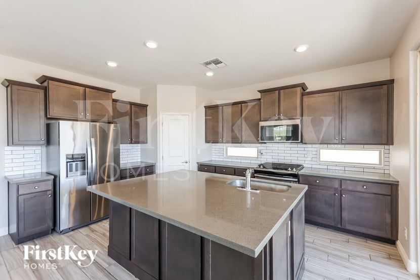 Building Photo - 11458 S 176th Dr