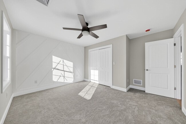 Building Photo - 3 Earle St