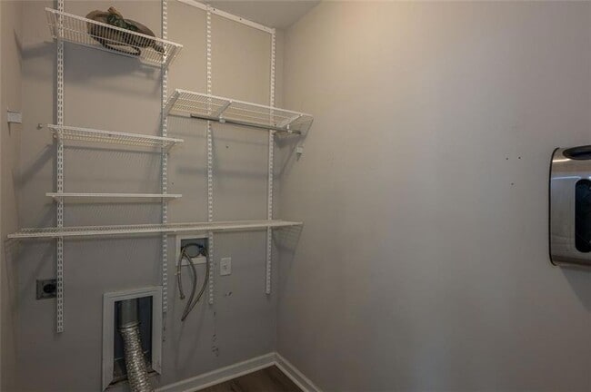 Building Photo - 204 Parc View Ln