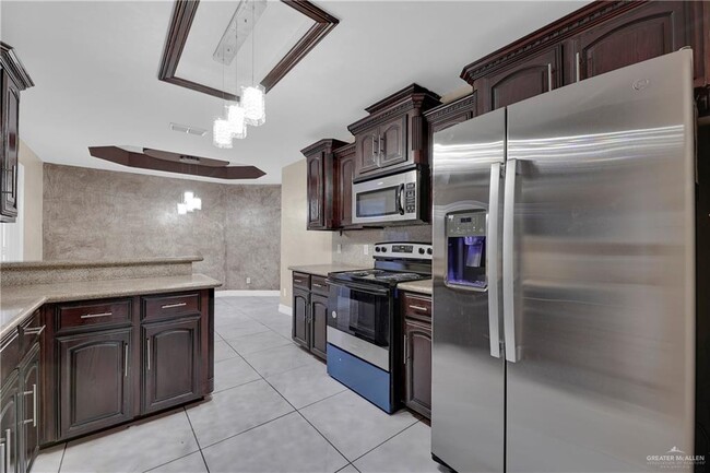 Building Photo - 7725 Wagon Trail Dr