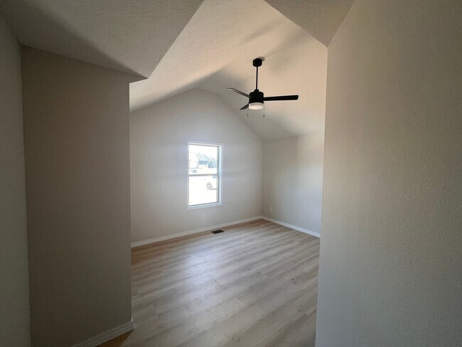 Building Photo - Beautiful, brand-new, 3-bedroom, 2-bath home in Nixa with a 3-car garage.