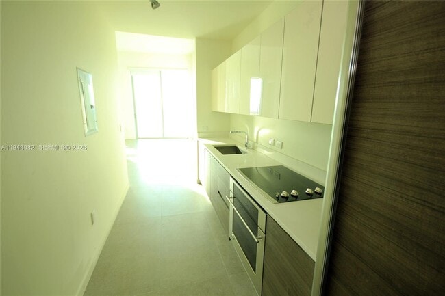 Building Photo - 1100 S Miami Ave