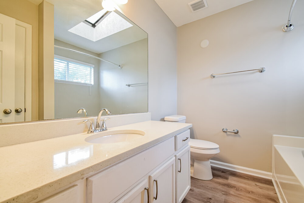 Building Photo - 6149 Raleigh Oaks Ct
