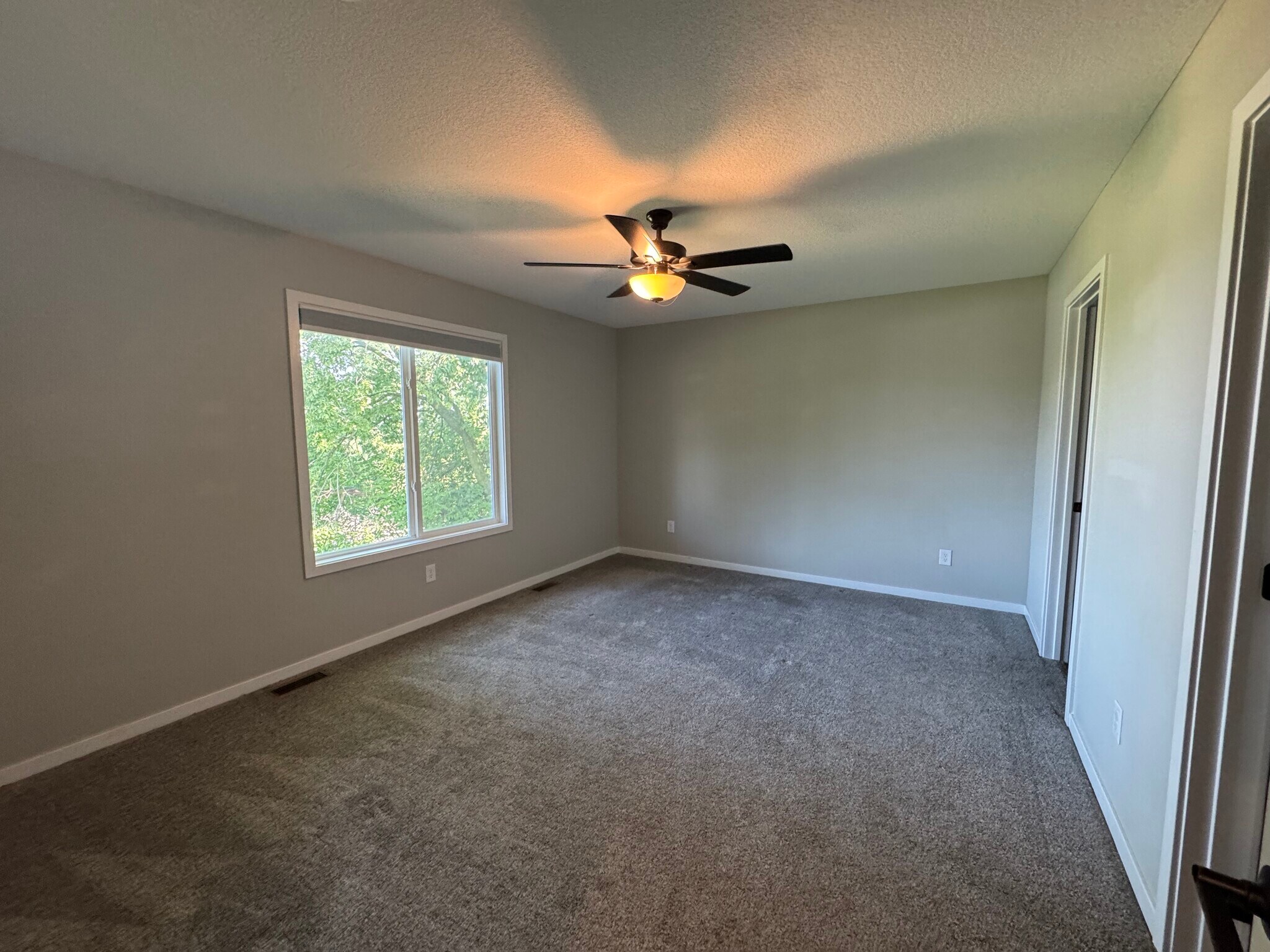 Building Photo - 103 N Oak Park Ave