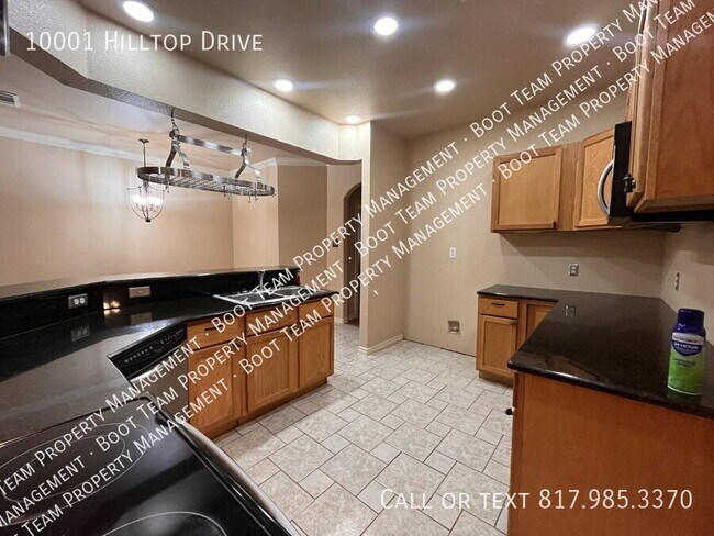 Building Photo - 10001 Hill Top Dr