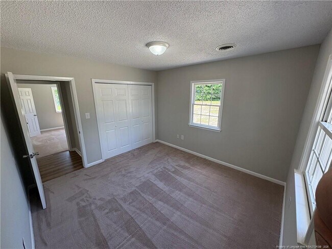 Building Photo - 2690 Belhaven Rd