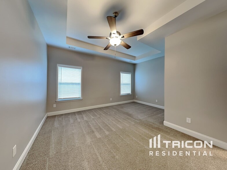 Building Photo - 1221 Heartwood Ave
