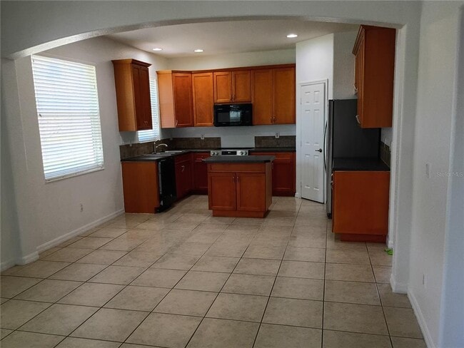 Building Photo - 3549 Maple Ridge Loop