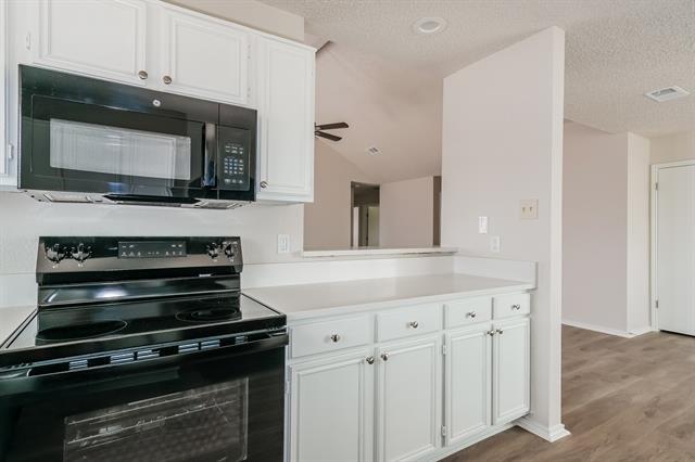 Building Photo - 900 Blewitt Dr