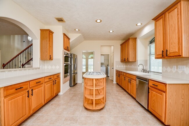 Building Photo - 17411 Lonesome Dove Trail