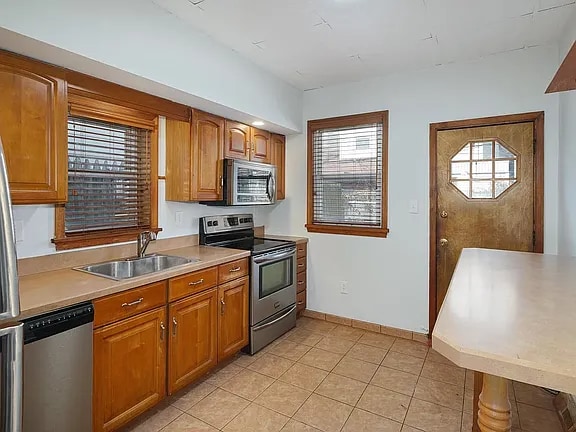 Building Photo - 3194 Almond St