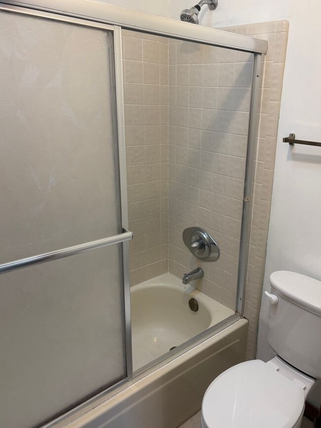 Building Photo - Charming 2 Bedroom in Fort Walton Beach!