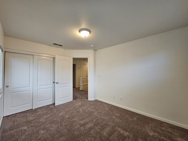 Building Photo - 8 Halsey Pl