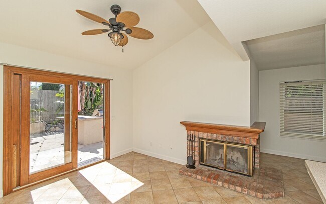 Building Photo - Single Story Home on Corner Lot in San Mar...