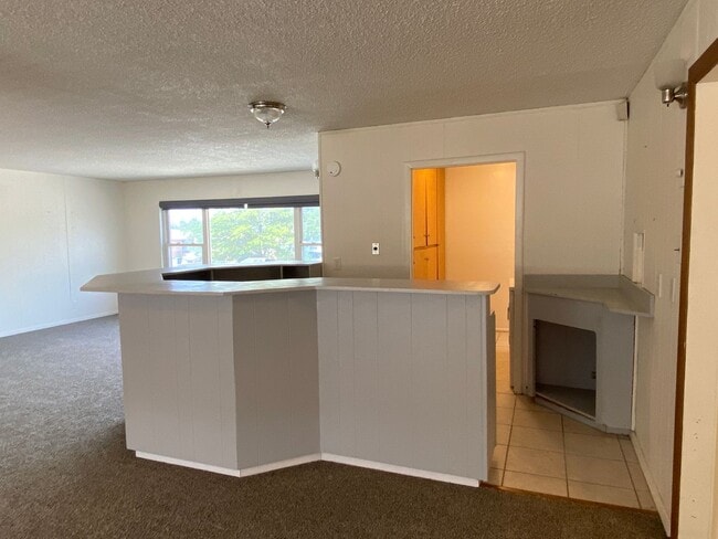 Building Photo - 1612 Princeton Dr SE