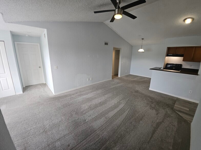 Building Photo - 5160 Conroy Rd