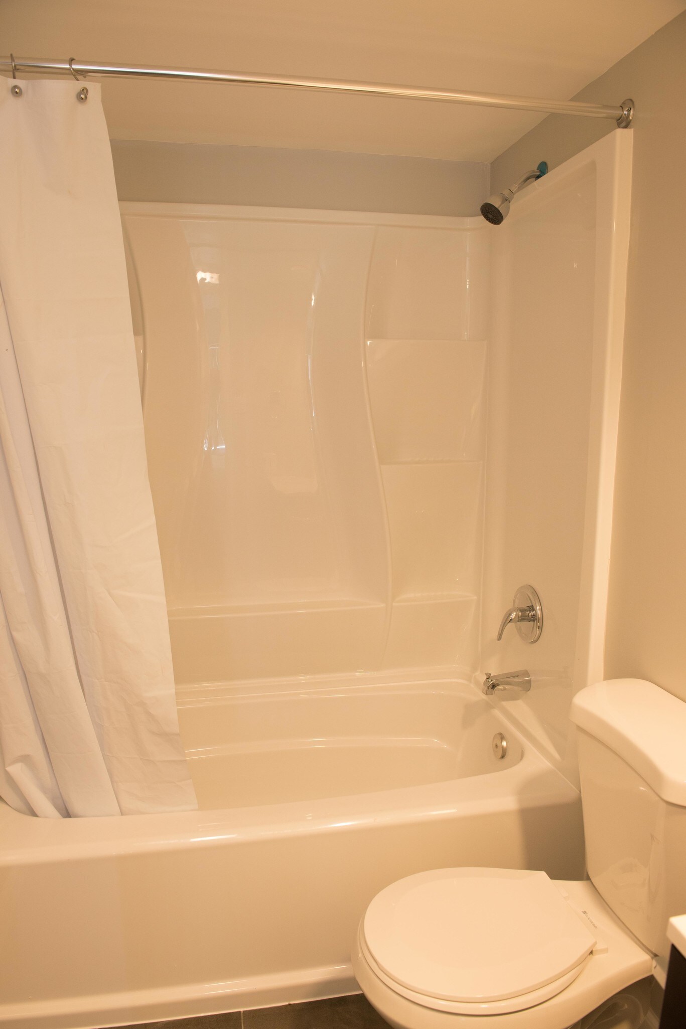 Building Photo - 1301 N Courthouse Rd