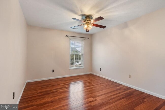 Building Photo - 6910 Governors Grant Ln