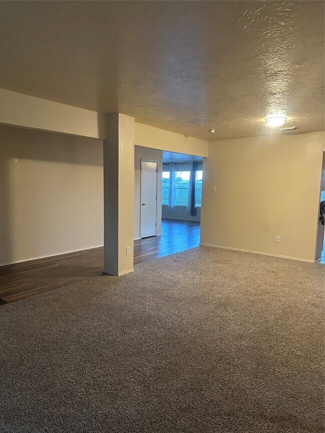 Building Photo - 4803 E Parma Dr