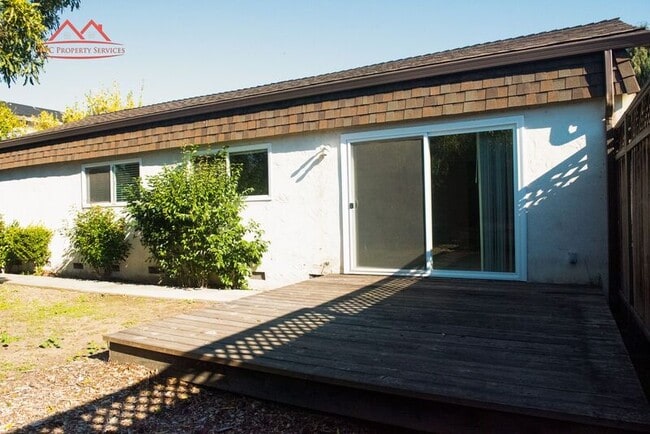 Building Photo - 1377 Spoonbill Way