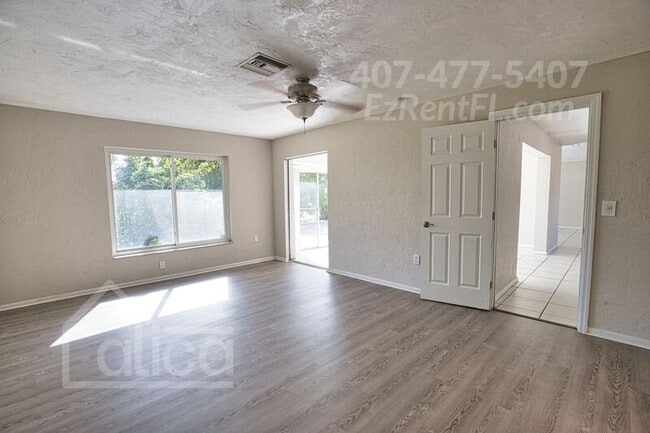 Building Photo - 2 Brentwood Ln