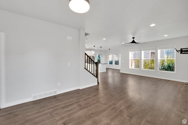 Building Photo - 5171 W Dock St