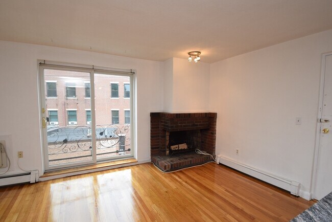 Building Photo - 135 Inman St
