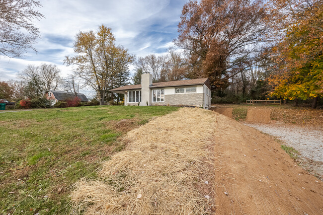 Building Photo - 1201 Bickel Rd
