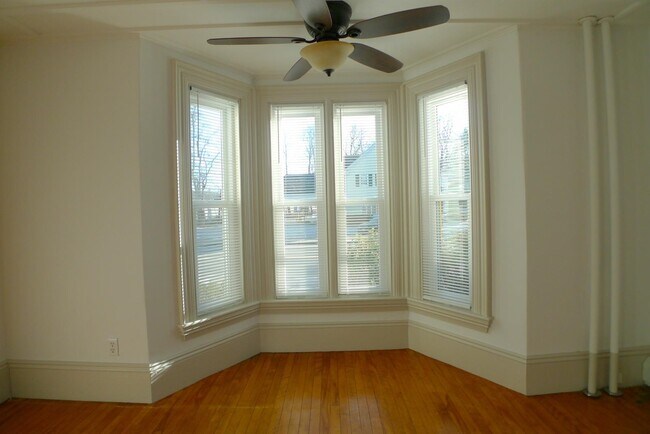 Building Photo - 83 Main St