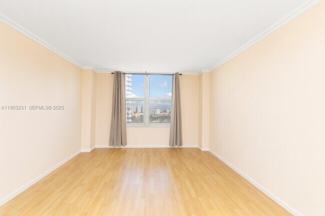 Building Photo - 230 174th St