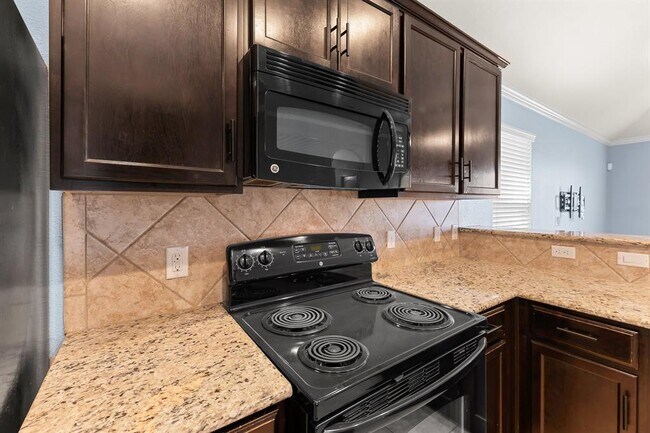 Building Photo - 244 Chickadee Ln