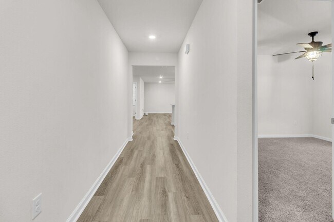 Building Photo - 3021 Jane Ln