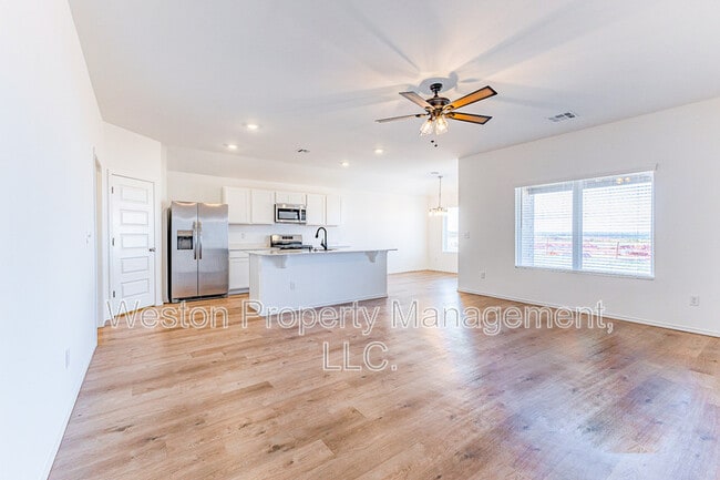 Building Photo - 5901 Bradford Pear Ln