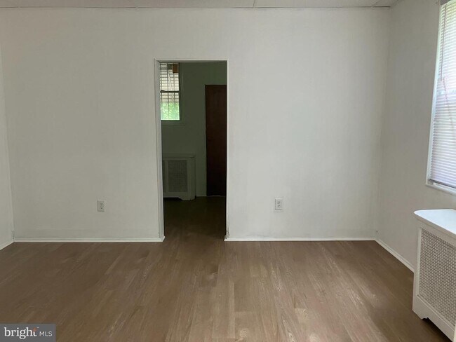 Building Photo - 1508 S Napa St