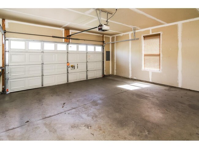 Building Photo - 681 Cobblestone Way