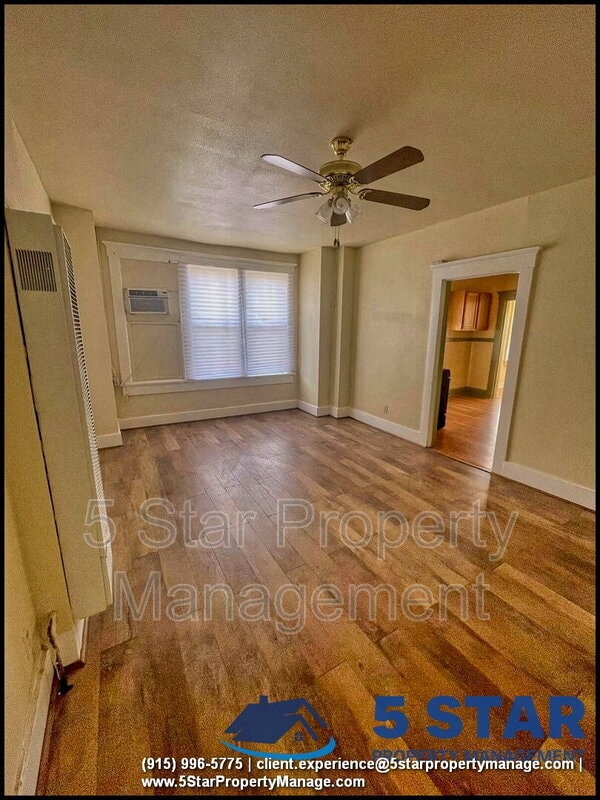 Building Photo - 2526 Yandell Dr