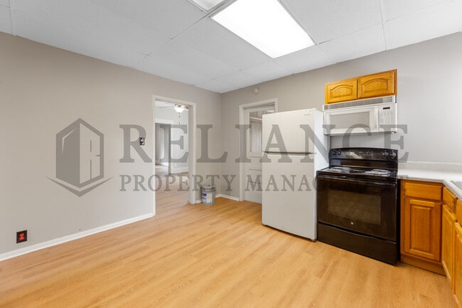 Building Photo - 345 N Meridian Ave