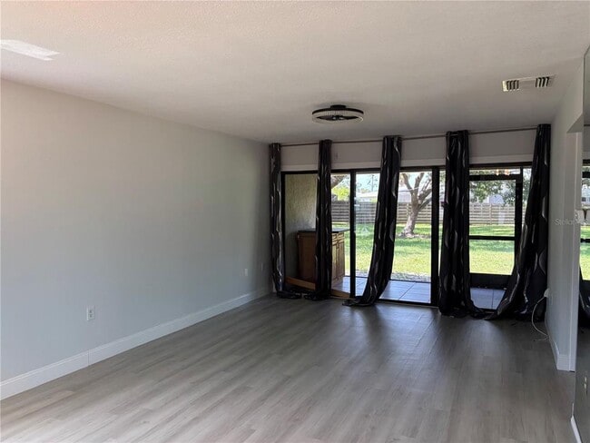 Building Photo - 996 N Beneva Rd
